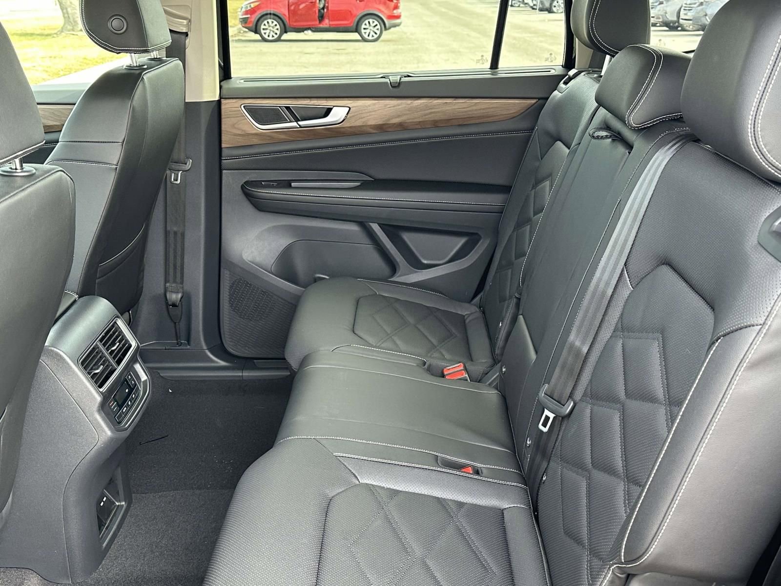 New 2026 Volkswagen Atlas SE image 13