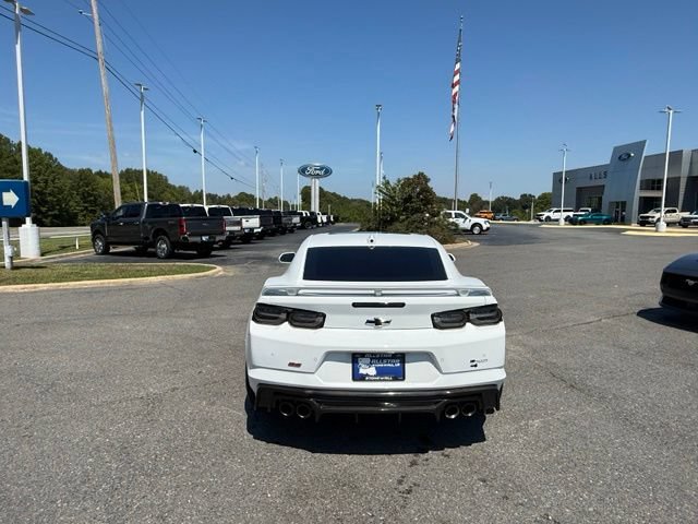 Used 2021 Chevrolet Camaro SS RWD image 5
