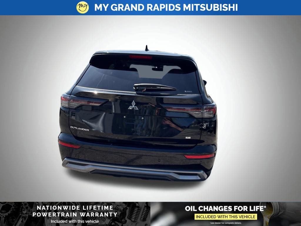 New 2026 Mitsubishi Outlander SE AWD/4WD image 4