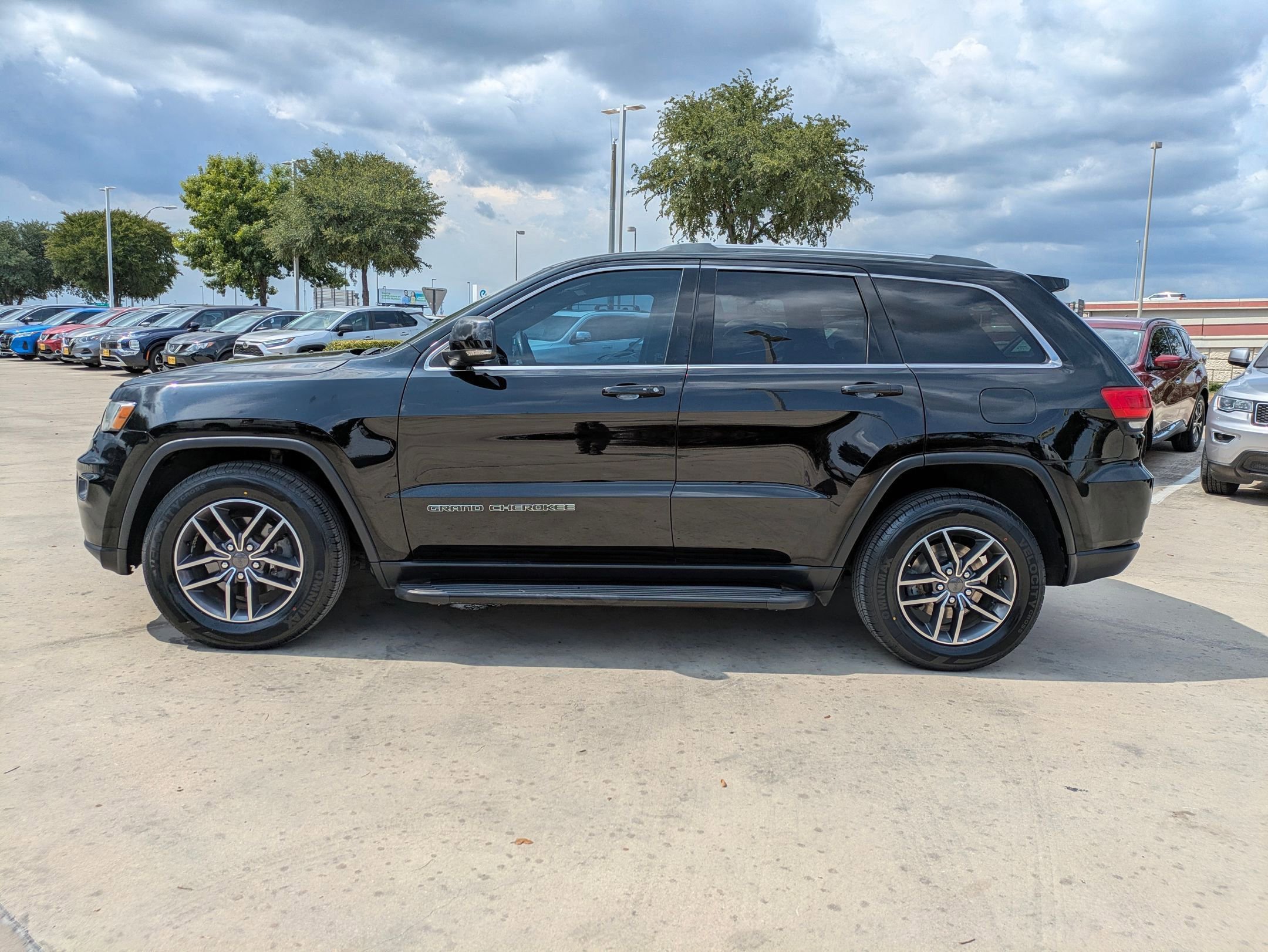 Used 2019 Jeep Grand Cherokee Limited image 4