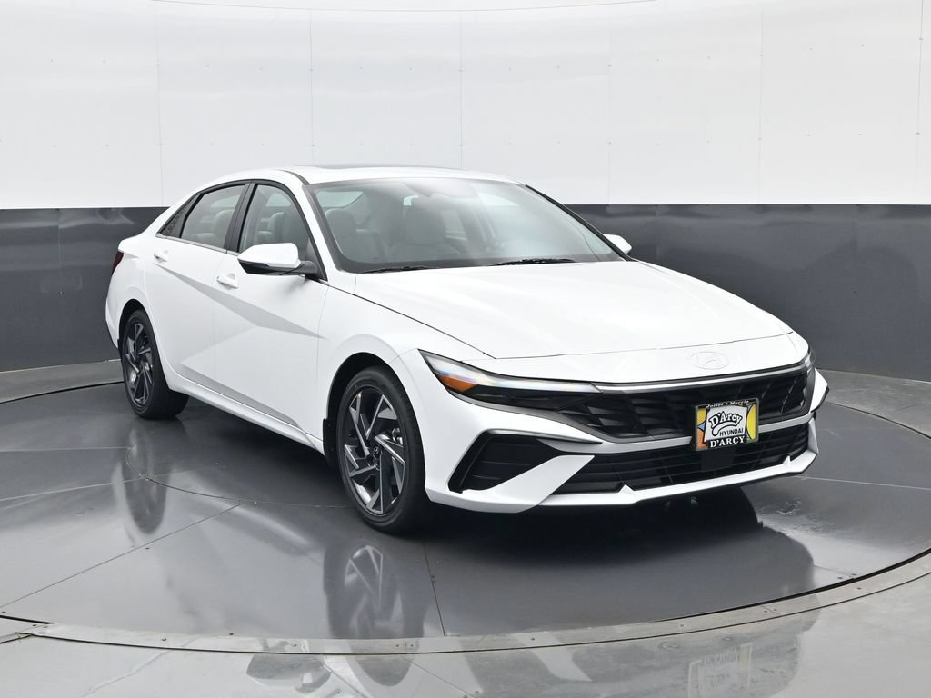 New 2026 Hyundai Elantra Limited FWD image 3
