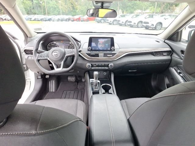 Used 2023 Nissan Altima 2.5 SV image 16