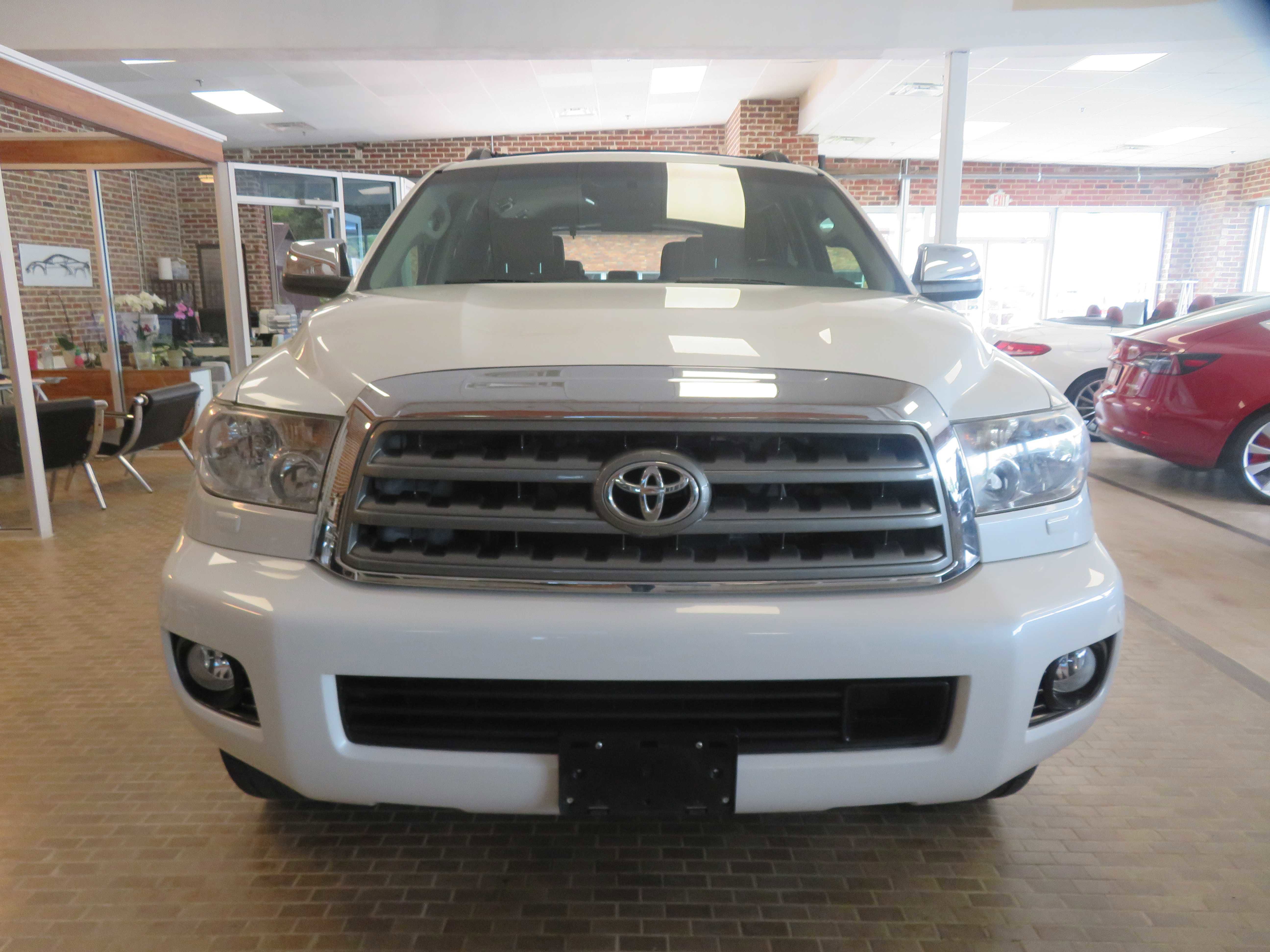 Used 2017 Toyota Sequoia Platinum RWD image 2
