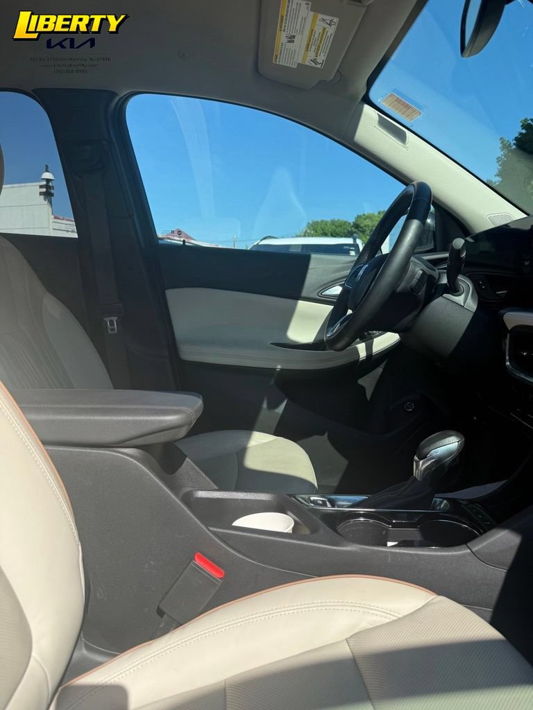 Used 2024 Buick Encore GX Avenir w/ Avenir Convenience Package AWD/4WD image 9