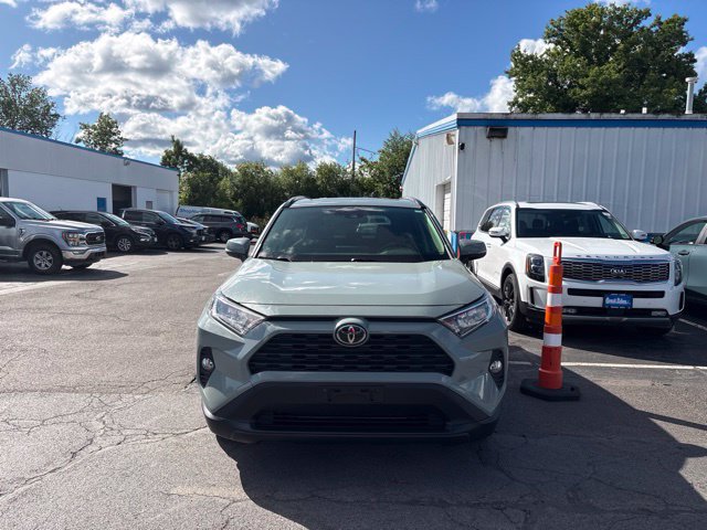 Used 2019 Toyota RAV4 XLE w/ Convenience Package AWD/4WD image 3