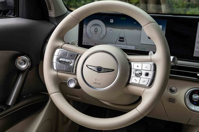 Used 2024 Genesis GV60 RWD image 14