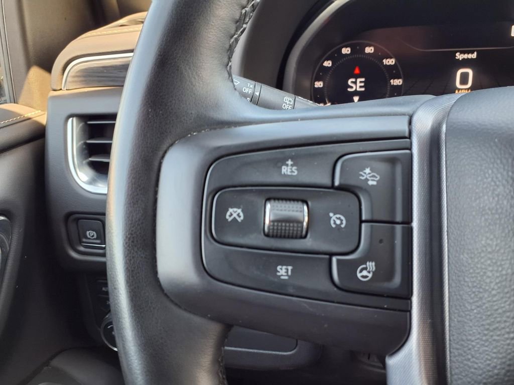 Used 2023 GMC Yukon XL SLT w/ SLT Premium Package image 13