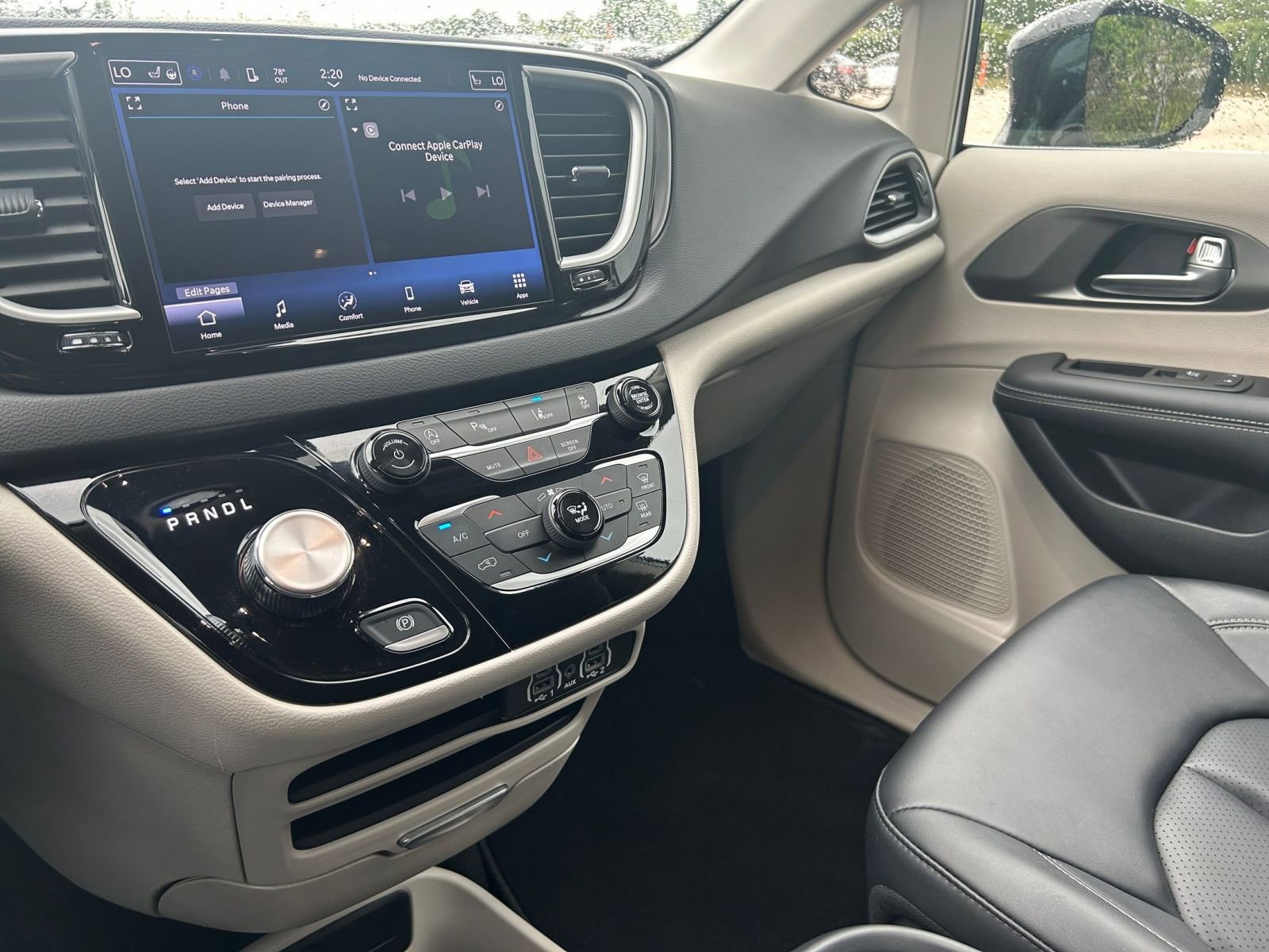 Used 2024 Chrysler Pacifica Touring-L image 37