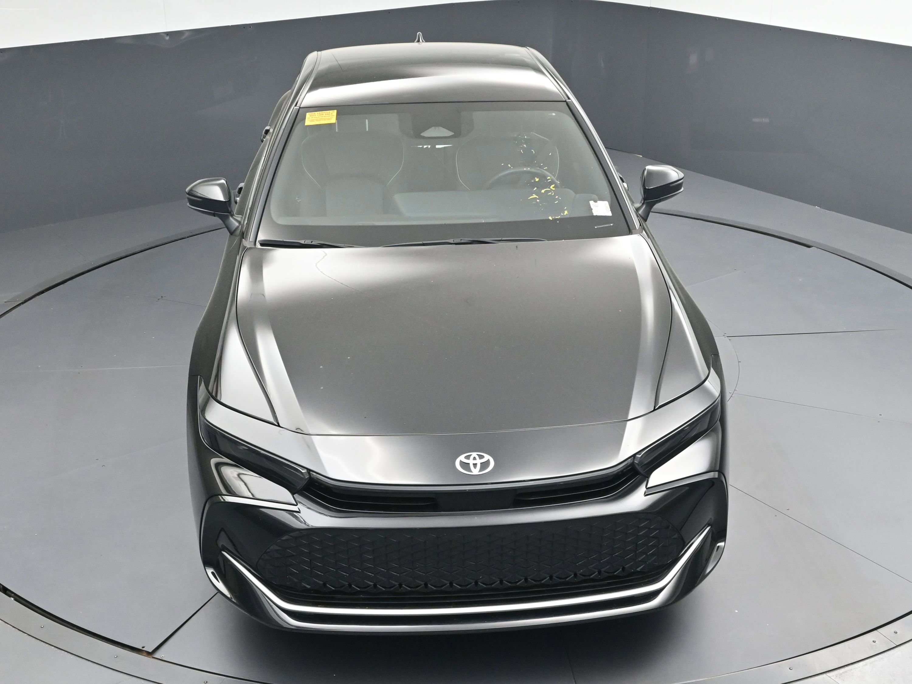 Certified 2025 Toyota Crown XLE image 32