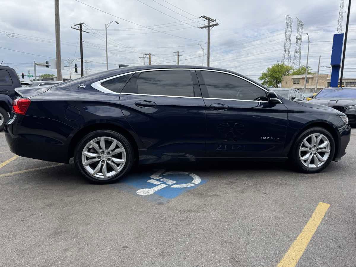 Used 2017 Chevrolet Impala LT w/ Convenience Package FWD image 4
