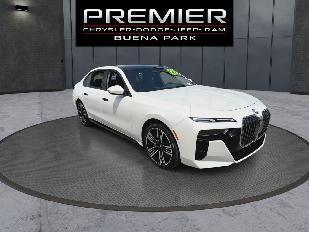 Used 2023 BMW 740i RWD image 2
