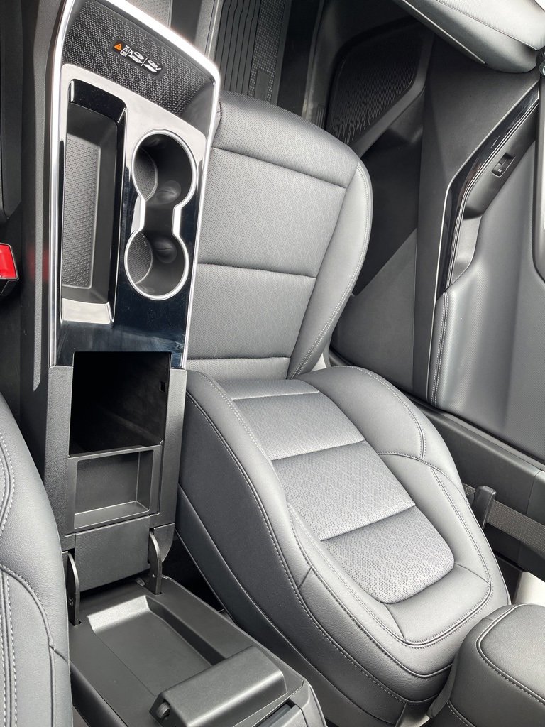 Used 2025 Chevrolet Equinox LT w/ Convenience Package II image 12