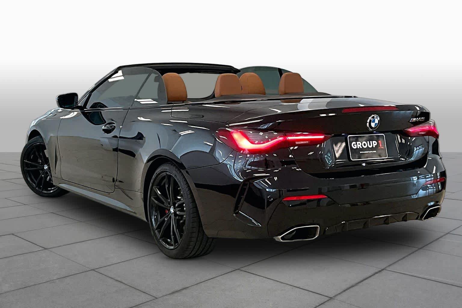 Used 2022 BMW M440i Convertible RWD image 10