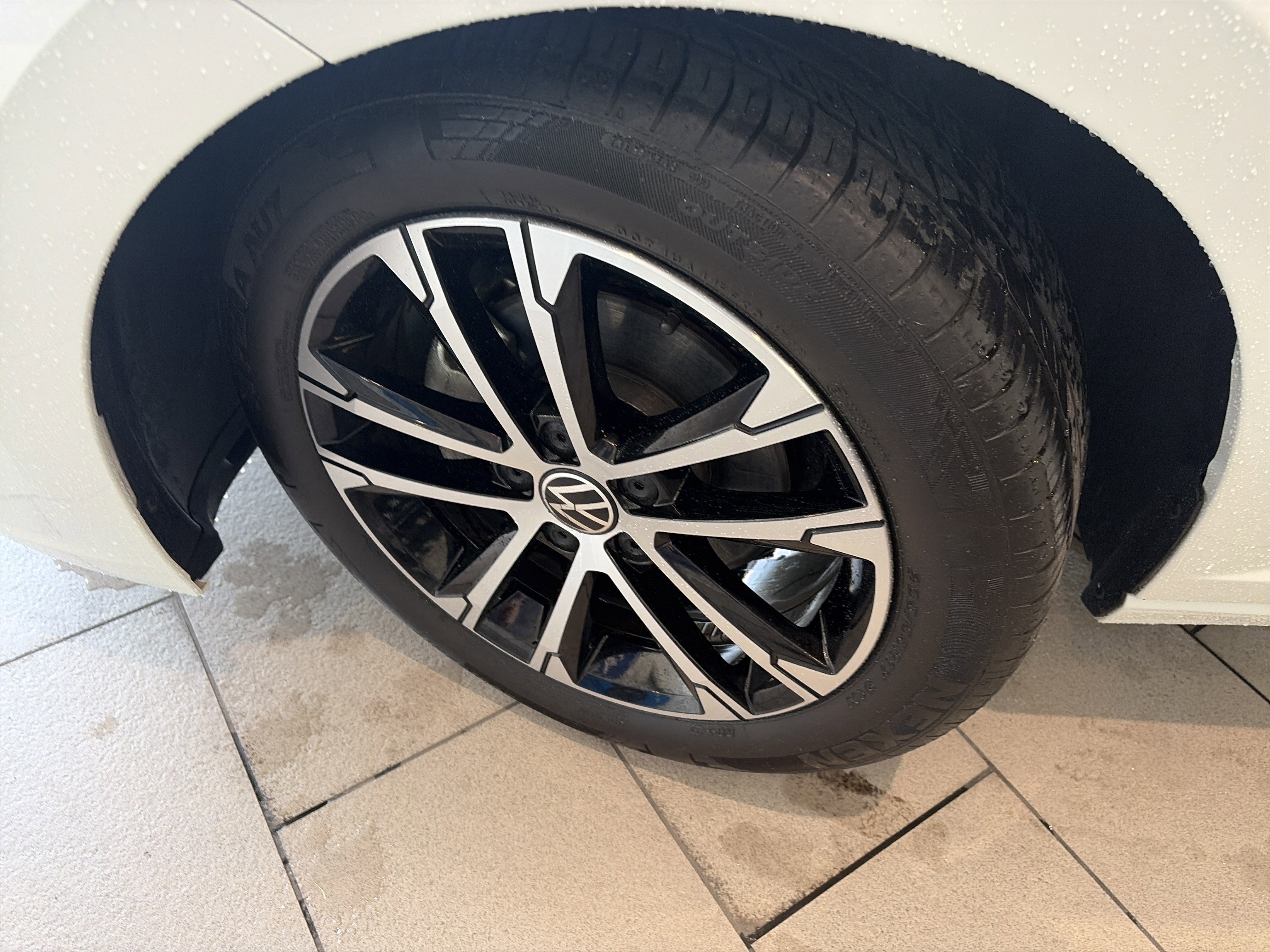 Used 2024 Volkswagen Jetta Sport FWD image 9