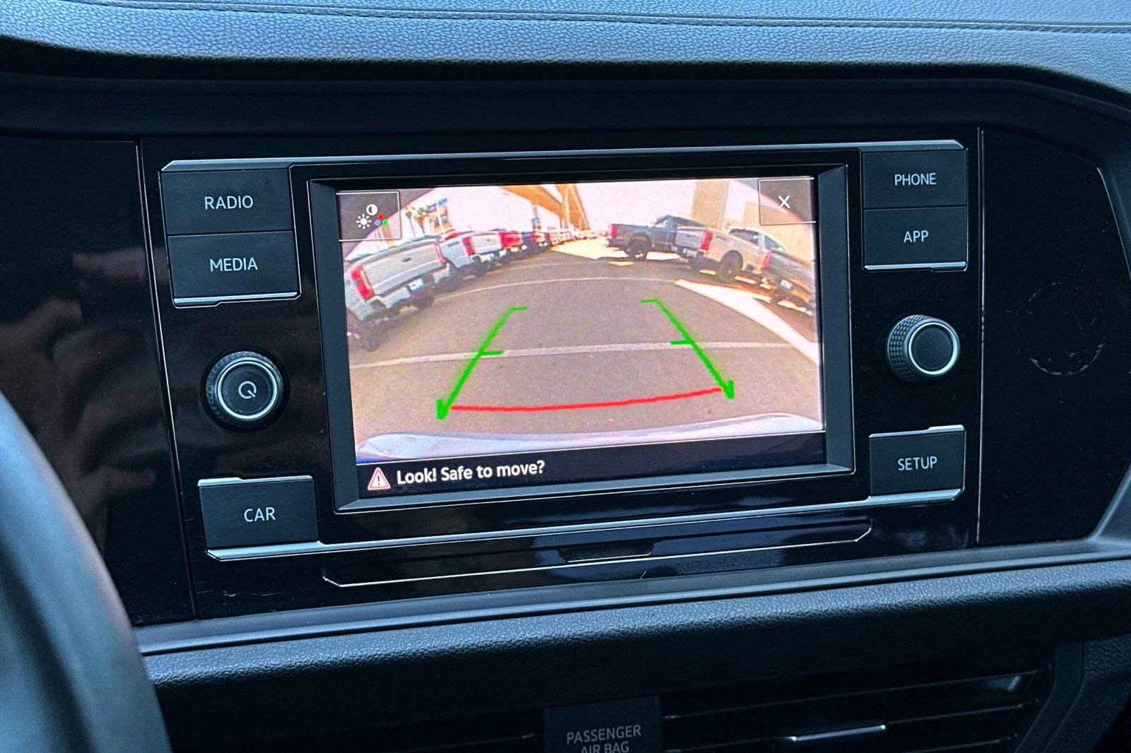 Used 2019 Volkswagen Jetta SE image 17