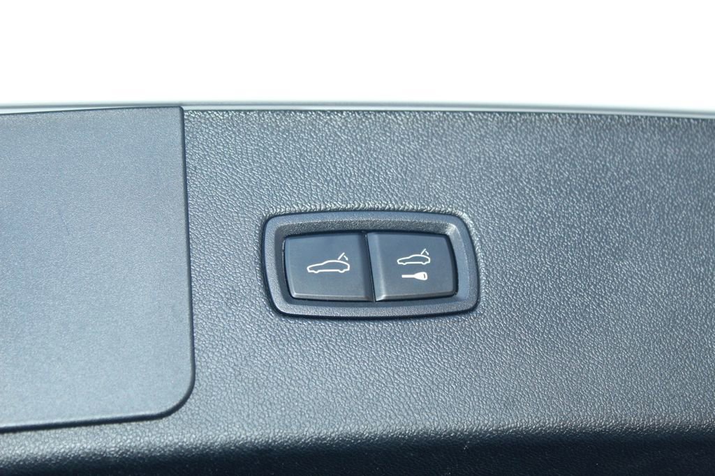 Certified 2023 Porsche Cayenne Platinum Edition AWD/4WD image 13