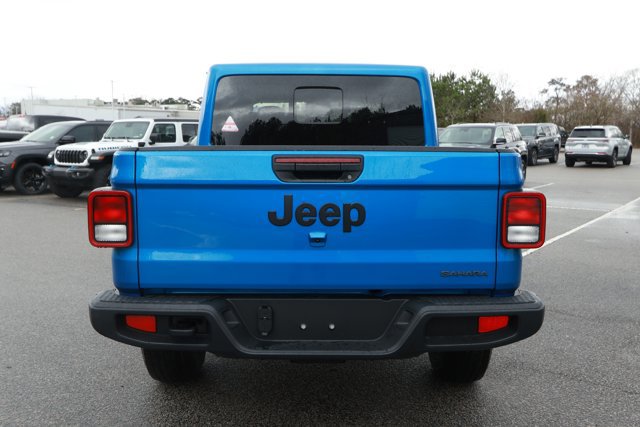 New 2026 Jeep Gladiator Sahara image 7