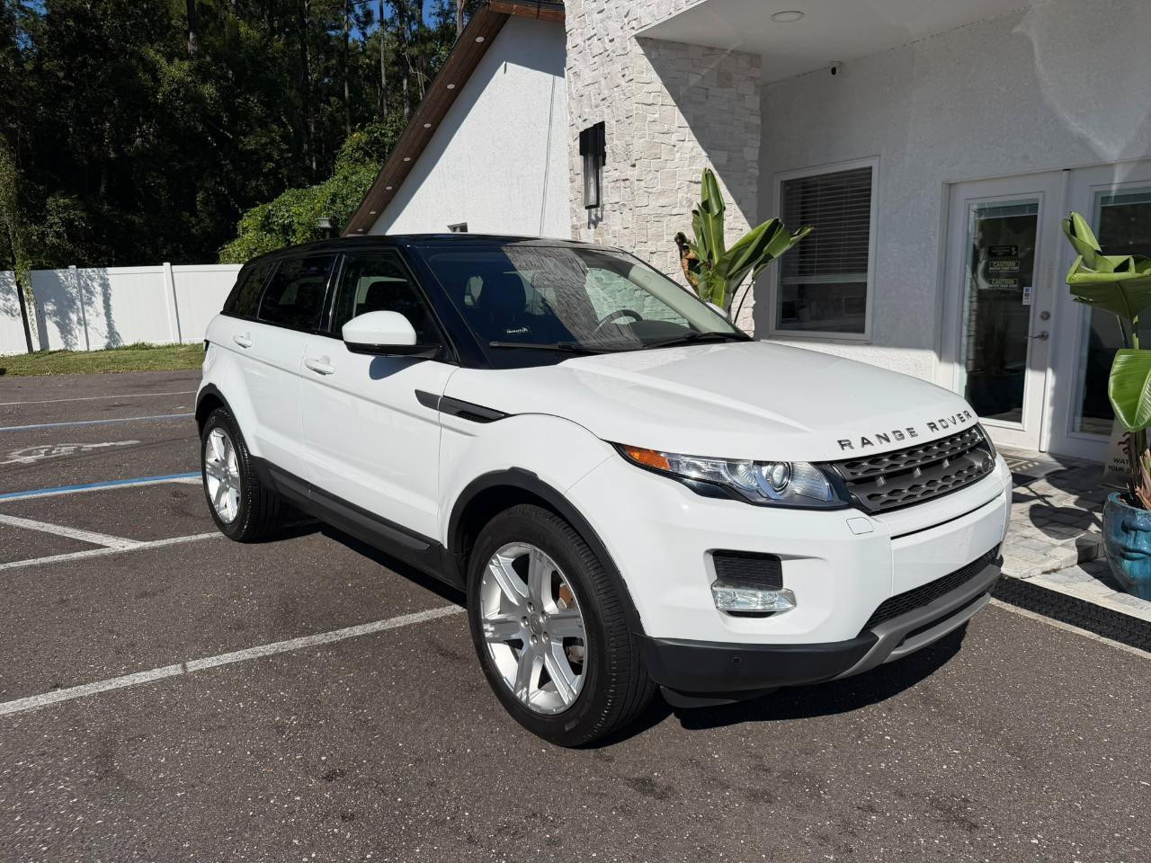 Used 2015 Land Rover Range Rover Evoque Pure Plus AWD/4WD image 18