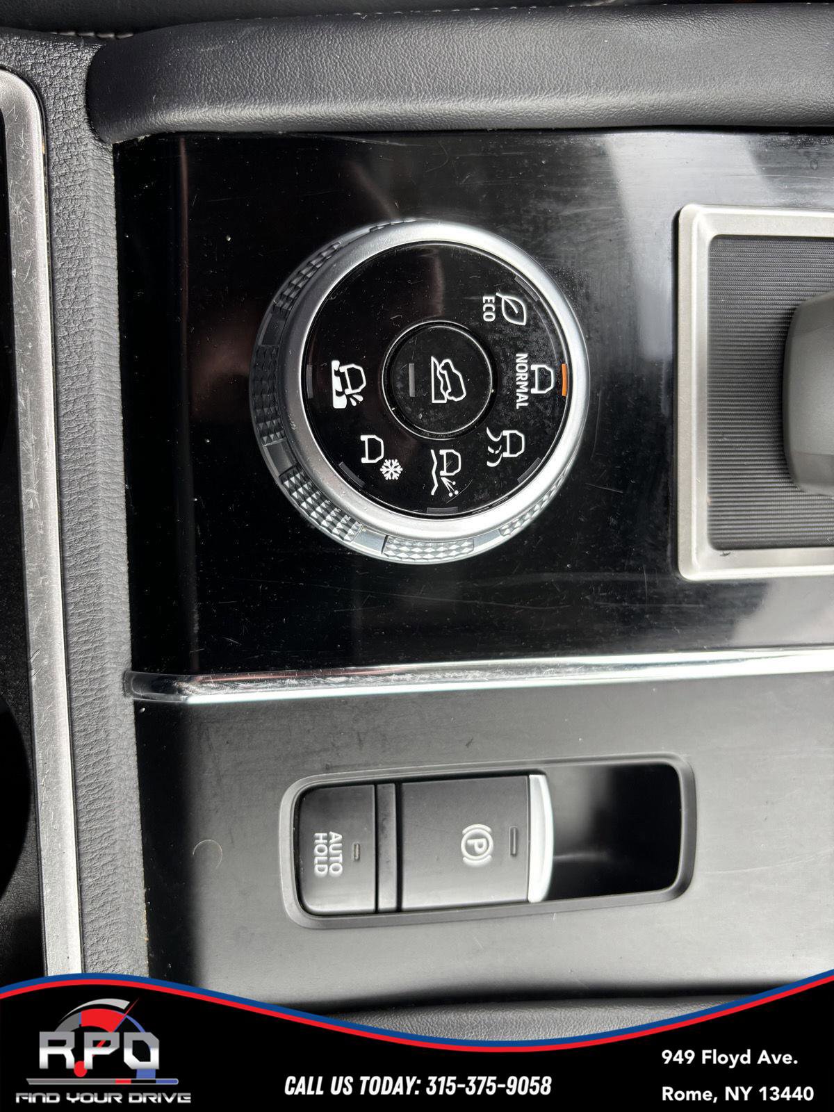 Used 2022 Mitsubishi Outlander SE image 22