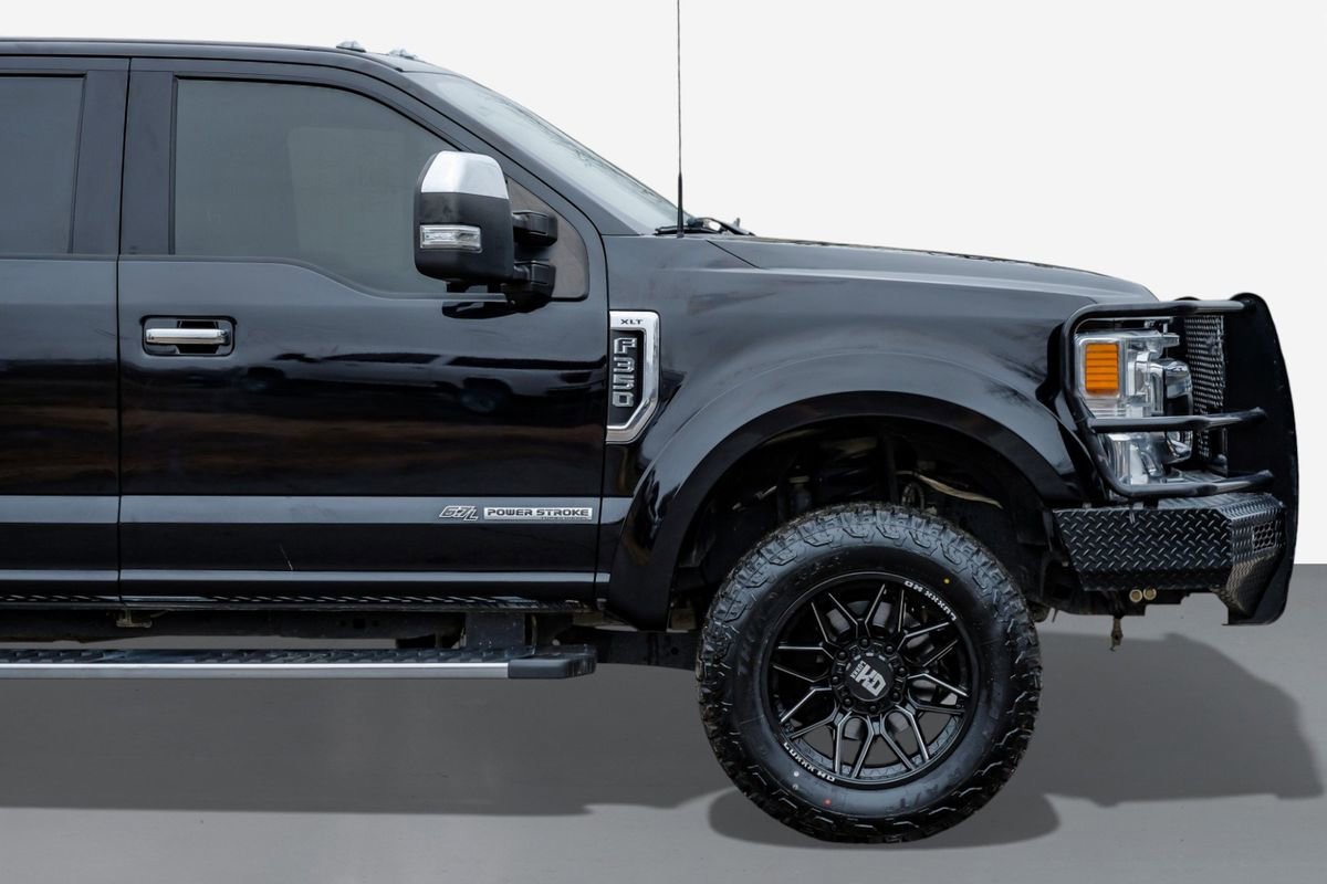 Used 2022 Ford F350 XLT w/ XLT Premium Package image 8