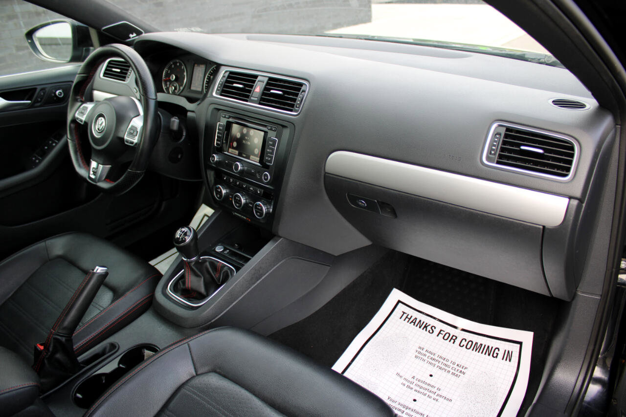 Used 2013 Volkswagen Jetta GLI Autobahn image 11