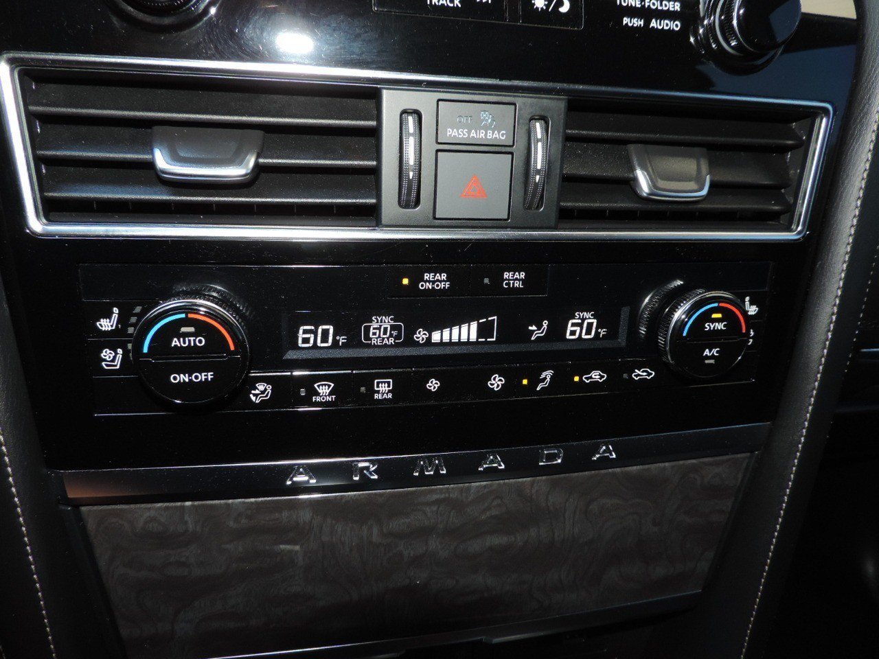 Used 2022 Nissan Armada Platinum w/ Captain's Chairs Package RWD image 26