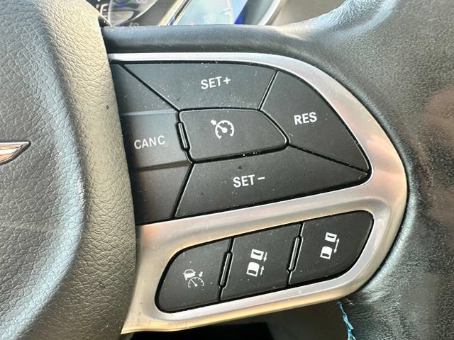 Used 2021 Chrysler Pacifica Touring-L w/ Premium & Safety Sphere Group FWD image 12