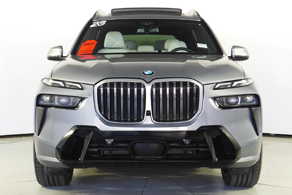 Used 2023 BMW X7 xDrive40i w/ M Sport Package AWD/4WD image 3