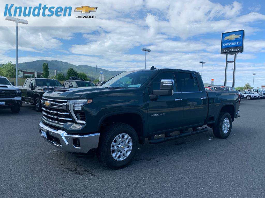 Used 2025 Chevrolet Silverado 3500 LTZ w/ LTZ Convenience Package AWD/4WD image 3