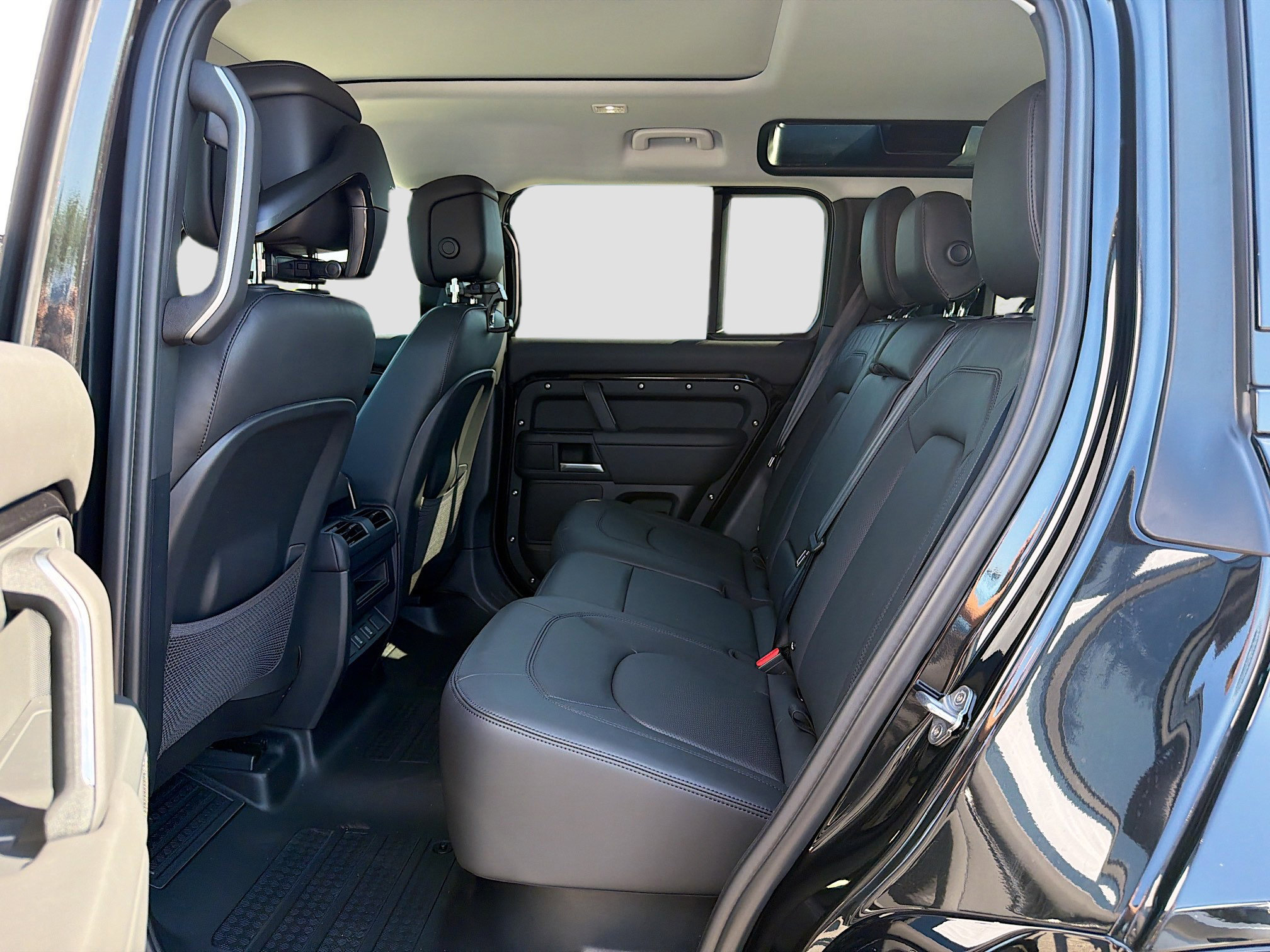 New 2026 Land Rover Defender 110 X-Dynamic SE image 20