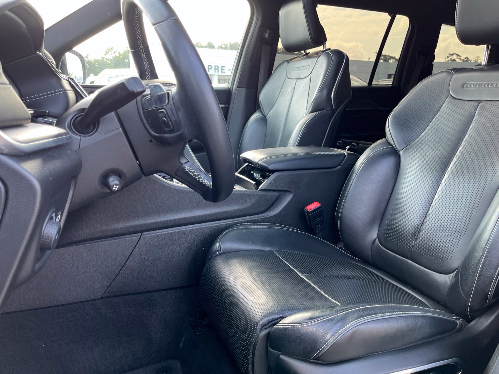 Used 2021 Jeep Grand Cherokee L Overland w/ Luxury Tech Group IV AWD/4WD image 8