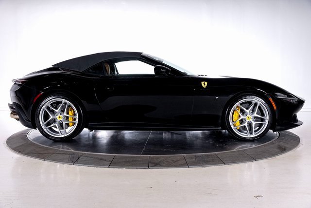 Used 2024 Ferrari Roma Spider image 11