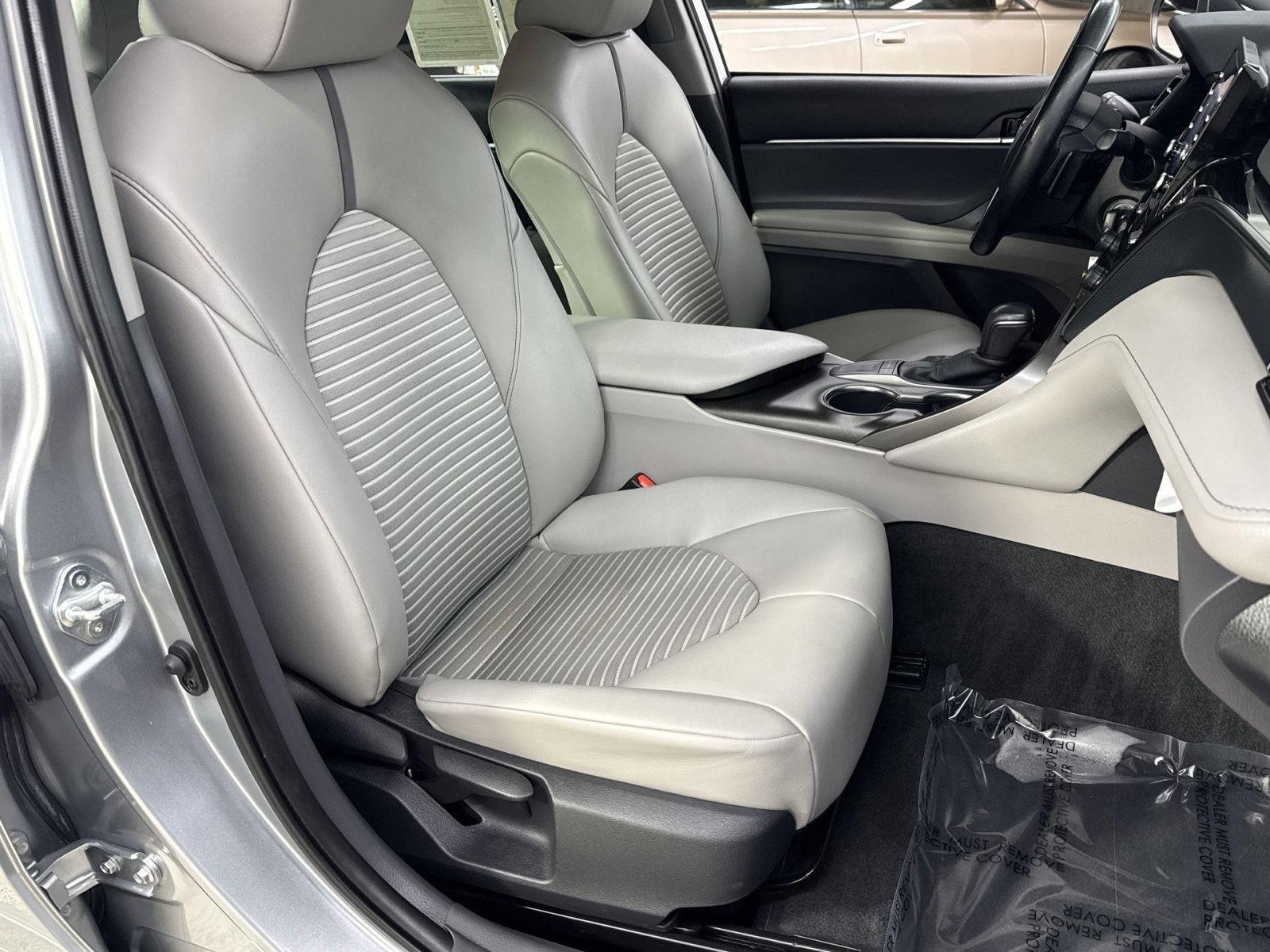 Used 2022 Toyota Camry SE image 30