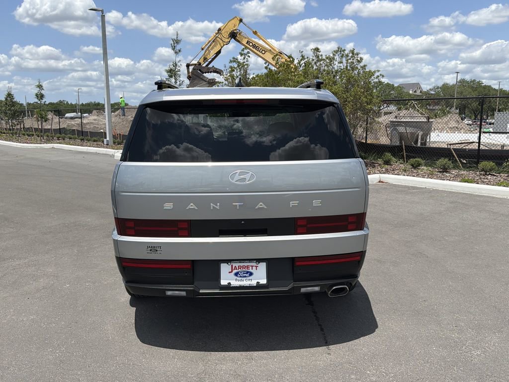 Used 2025 Hyundai Santa Fe SEL FWD image 5