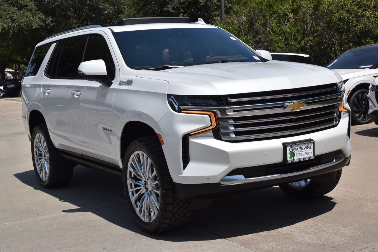 Used 2021 Chevrolet Tahoe High Country w/ Premium Package RWD image 4