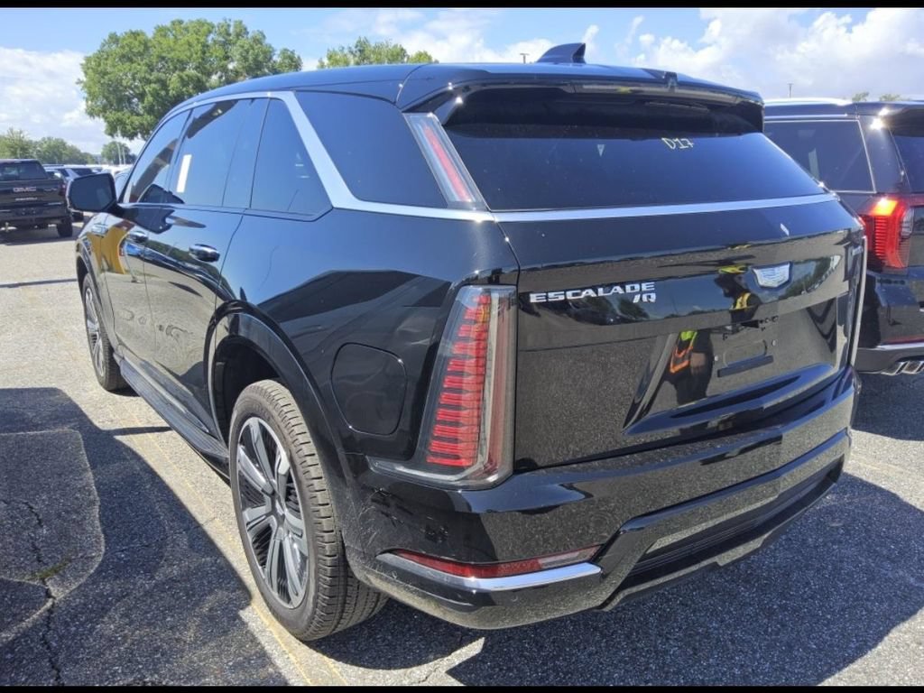 Used 2025 Cadillac Escalade IQ Luxury 1 AWD/4WD image 7