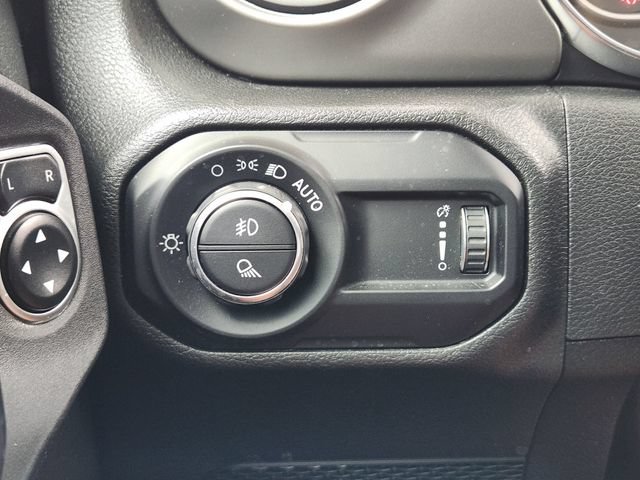 Used 2023 Jeep Gladiator Sport AWD/4WD image 24