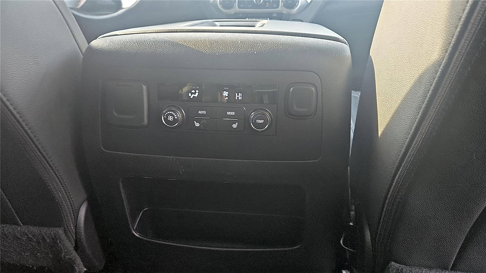 Used 2019 GMC Yukon SLT AWD/4WD image 27