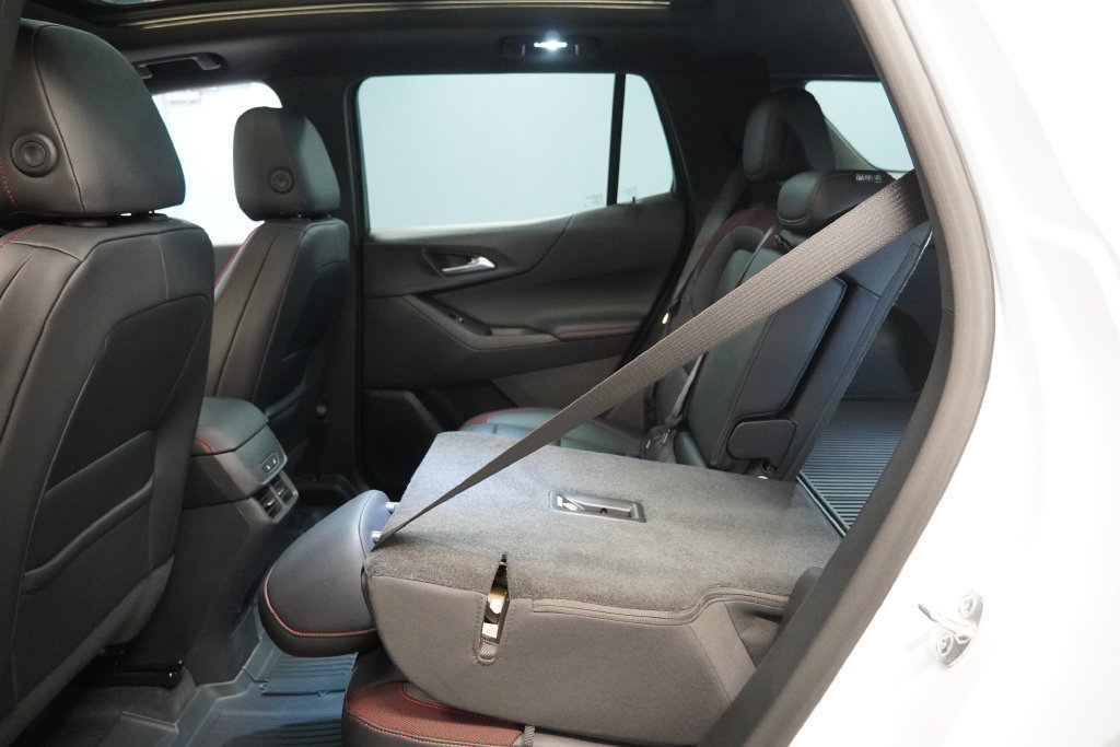 New 2027 Chevrolet Equinox RS w/ Safety and Technology Package AWD/4WD image 30