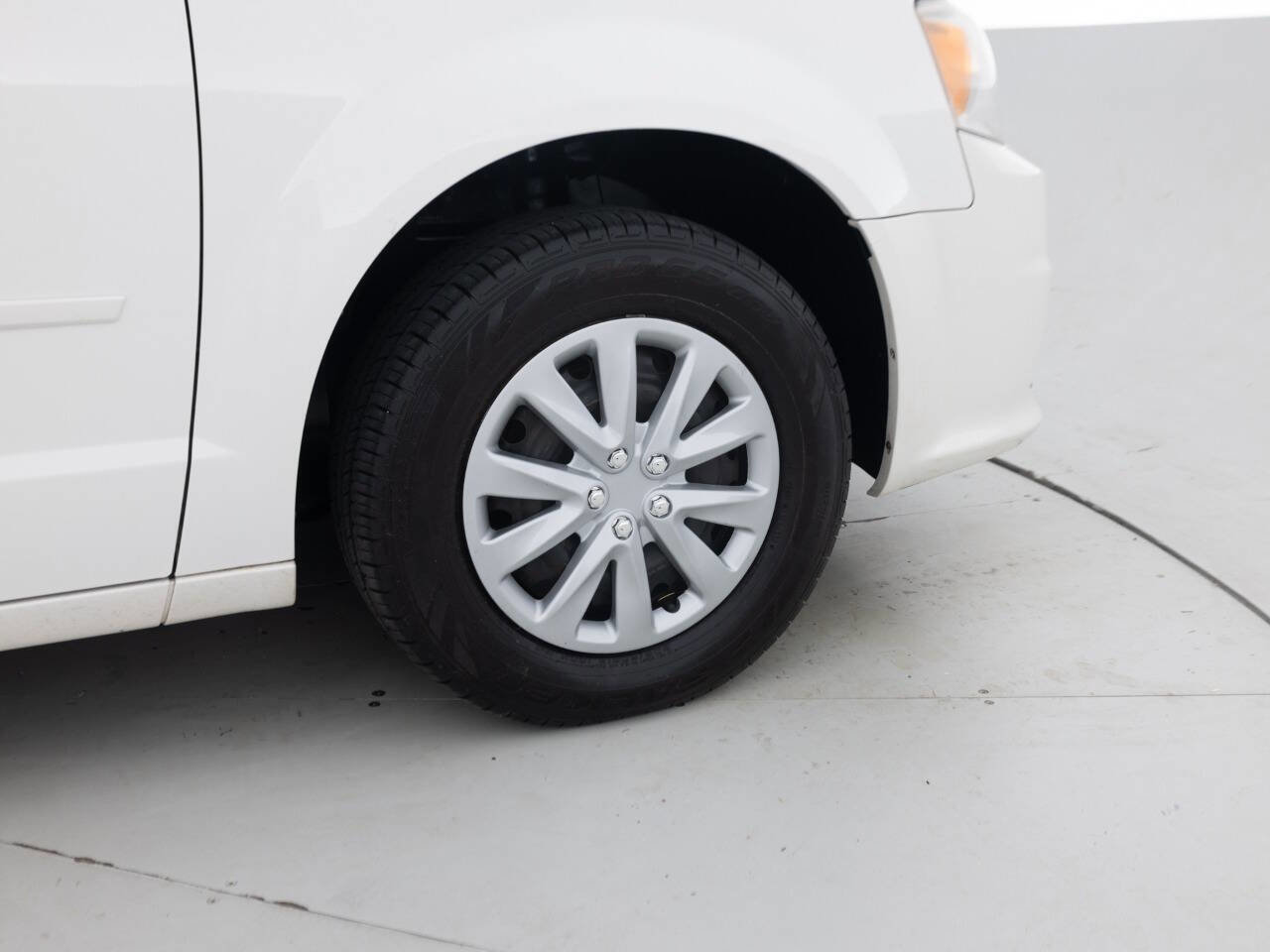 Used 2011 Dodge Grand Caravan Express FWD image 19