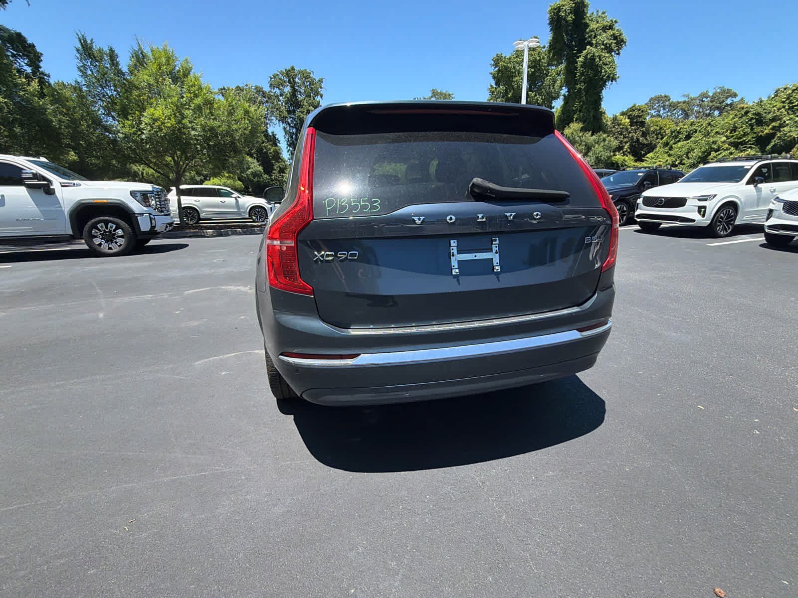 Used 2025 Volvo XC90 B5 Plus w/ Protection Package Premier AWD/4WD image 13