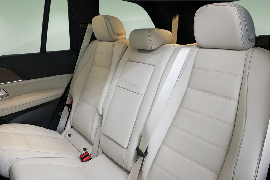 Used 2026 Mercedes-Benz GLS 580 4MATIC image 21