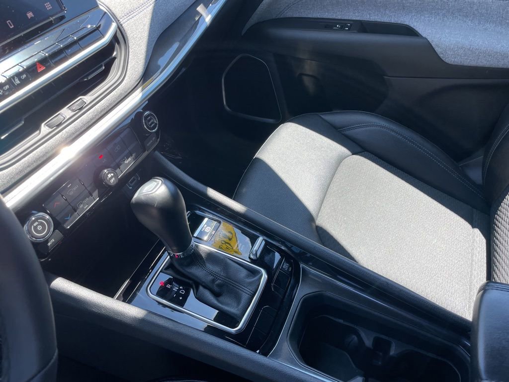 Used 2025 Jeep Compass Latitude image 20