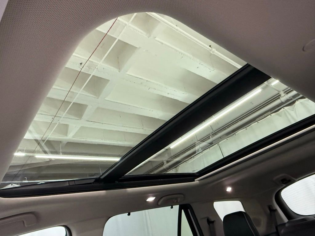 Used 2025 Honda Pilot Elite image 22