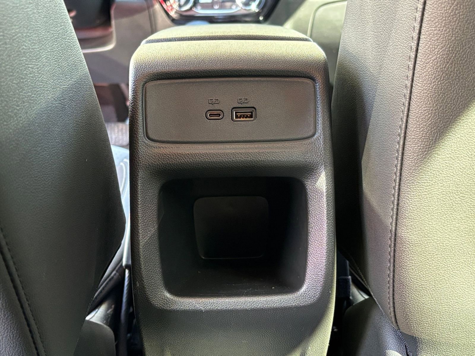 Used 2025 Chevrolet Trax LT w/ LT Convenience Package image 23