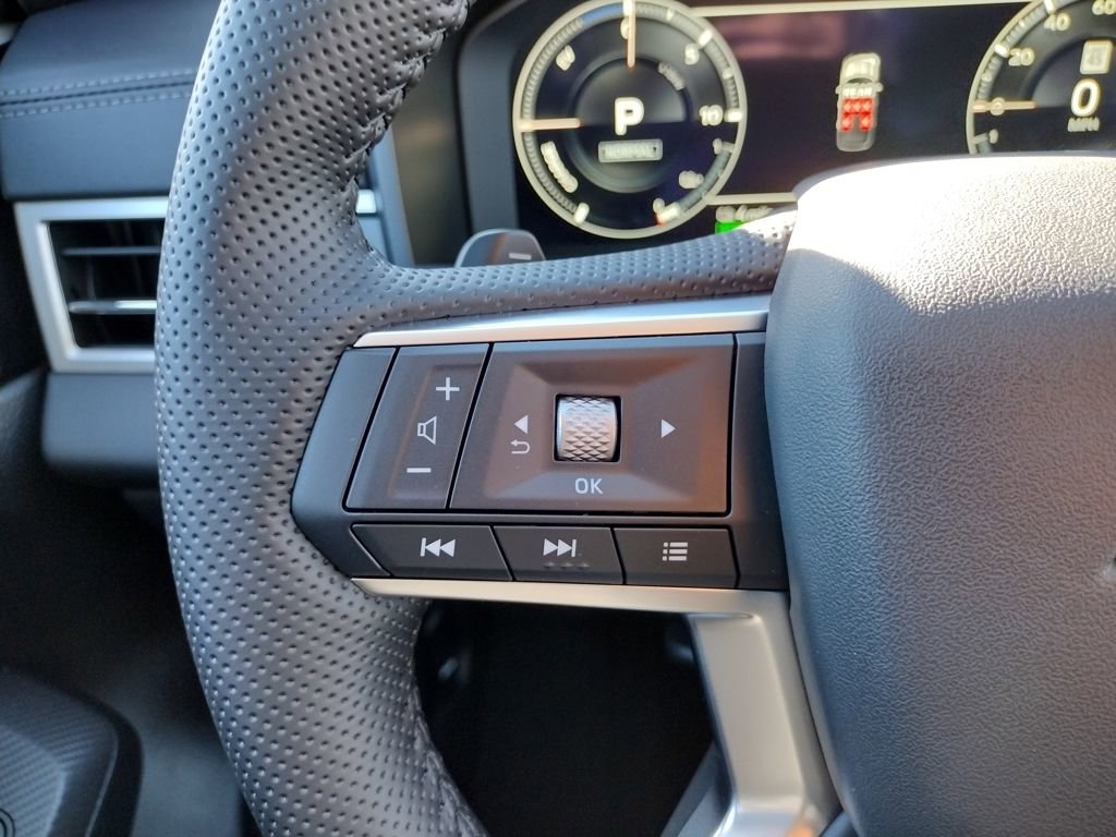 New 2025 Mitsubishi Outlander SE image 29