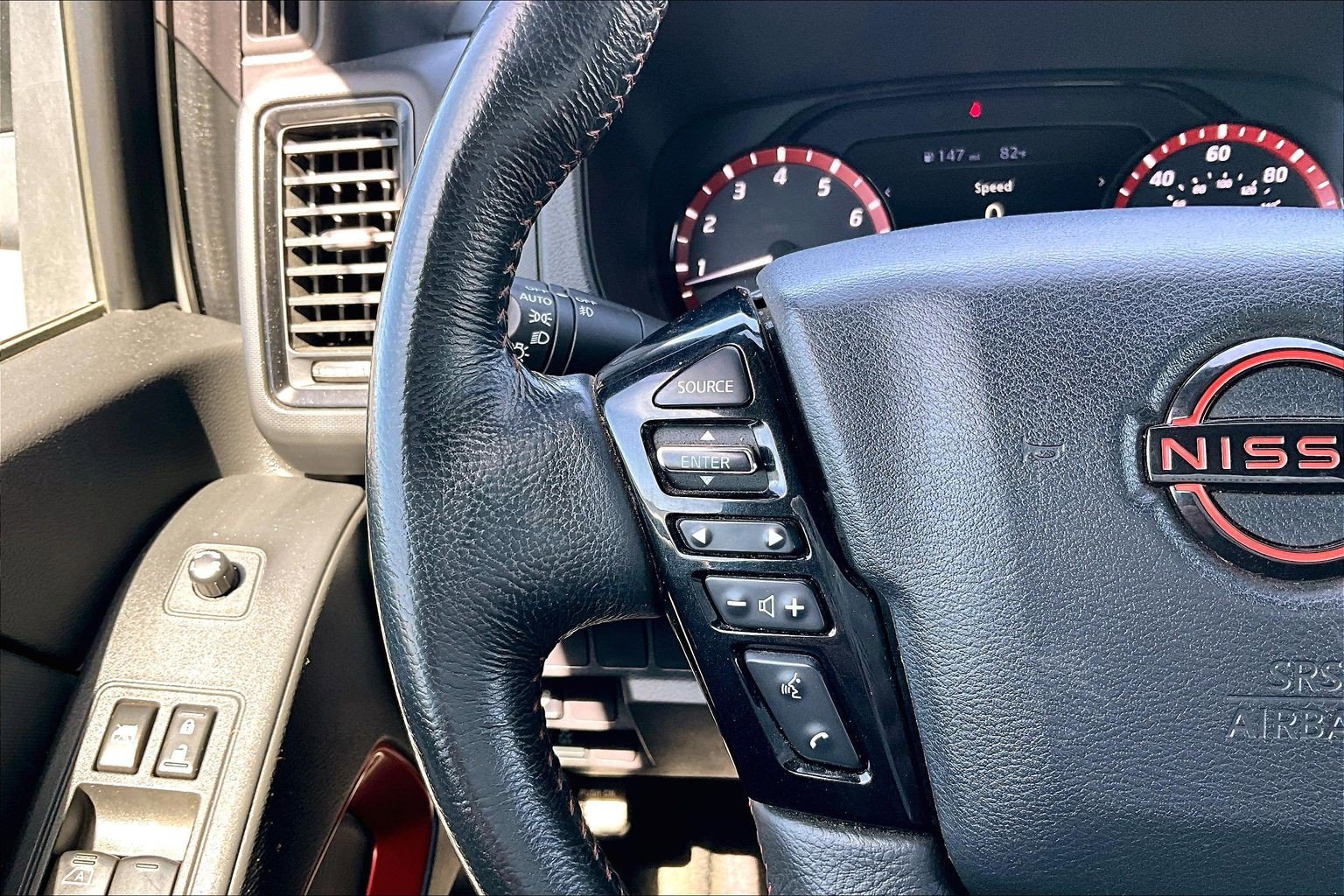Used 2022 Nissan Frontier Pro-X RWD image 18