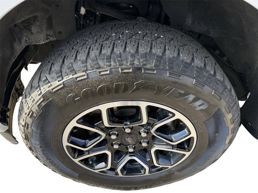 Used 2022 Ford F150 Lariat w/ Equipment Group 502A High image 9