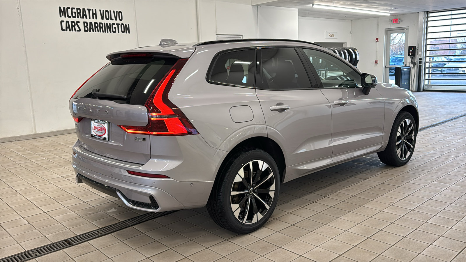 New 2026 Volvo XC60 B5 Plus w/ Protection Package Premier AWD/4WD image 5