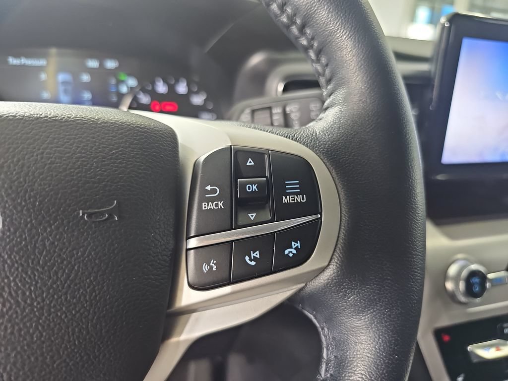 Used 2023 Ford Explorer XLT w/ Equipment Group 202A AWD/4WD image 25